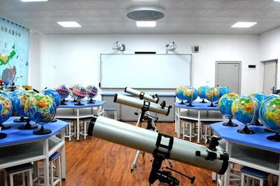 科技感十足！一起揭開廣元中學實驗室的神秘面紗